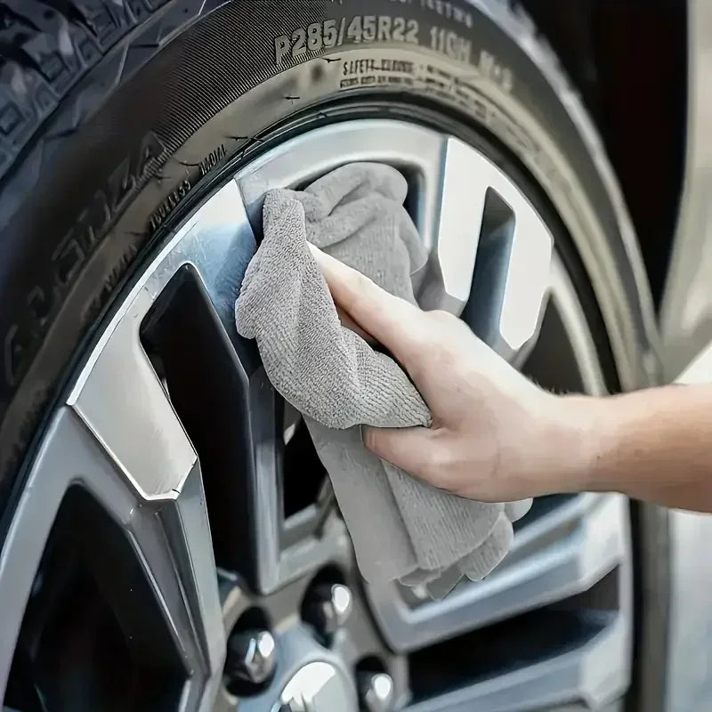 Nettoyage jante voiture avec microfibre sans traces, chiffon ultra absorbant pour entretien des roues